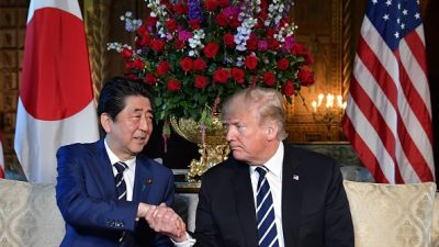 Trump und Abe fordern in Telefonat vollständige Abrüstung Nordkoreas