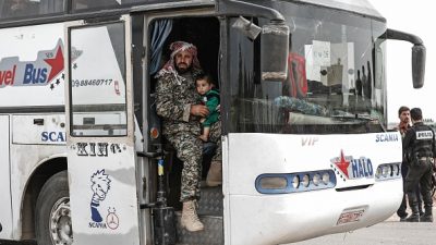 Syrien: Radikale Islamisten verlassen weitere Orte nahe Damaskus