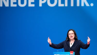 Beliebtheit von SPD-Chefin erreicht Tiefpunkt – Nahles hätte gegen Merkel keine Chance