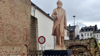 Chinas vergiftetes Geschenk: Trier errichtet heute Marx-Statue