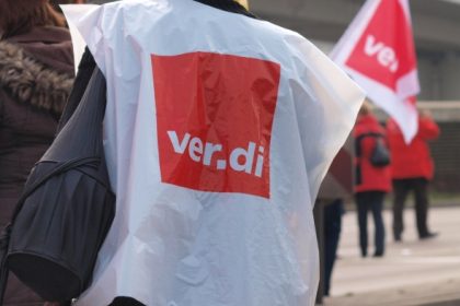 Supermarktkette Real kündigt die exklusive Tarifpartnerschaft mit Verdi