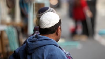 Breites Bündnis aus Politik, Kirchen und Zivilgesellschaft gegen Antisemitismus