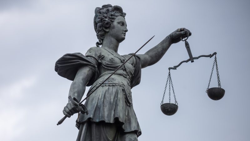 Anwältin: „Corona hat zu Krise des Rechtsstaats geführt“ – Exekutive ohne Kontrolle