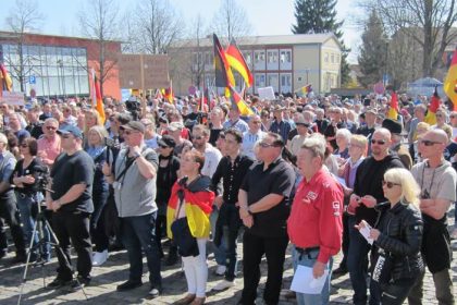 Auf dem Marktplatz von Kandel: „Wir sind doch ganz normale Leute“ – Ein Livebericht