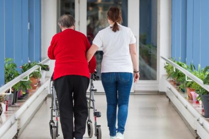 Pflegebevollmächtigter warnt: „Es darf nicht passieren, dass Menschen entmündigt werden“