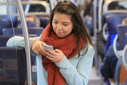 „Endlich. Keine Limits mehr?“: Mobiles Flatrate-Surfen bleibt in Deutschland teuer