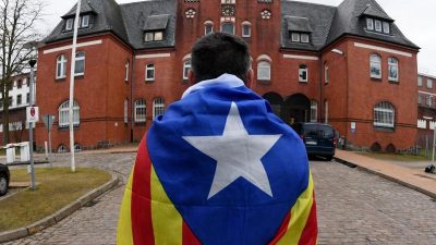 Katalanischer Regionalpräsident wegen „Ungehorsams“ vor Gericht