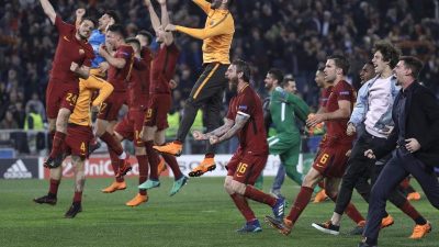 Rom feiert Coup gegen Barca – Liverpool siegt in Manchester