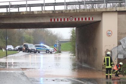 Retter nach Unwetter in Hessen im Großeinsatz: Schlammlawinen und beschädigte Häuser