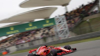 Vettel startet von der Pole Position in Shanghai