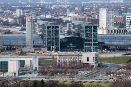 Weltkriegsbombe im Zentrum Berlins erfolgreich entschärft