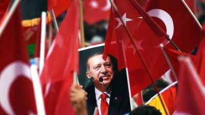 Türkei besteht auf Wahlkampfauftritte: „Es die Pflicht türkischer Politiker, in Deutschland aufzutreten“