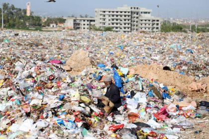 UN-Bericht: Welt erstickt in Plastikmüll