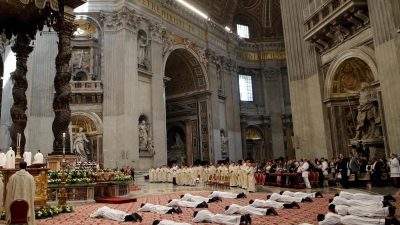 Scharfer Kommentar der Sunday Times: „Kindesmissbrauch stürzt katholische Kirche in Krise“