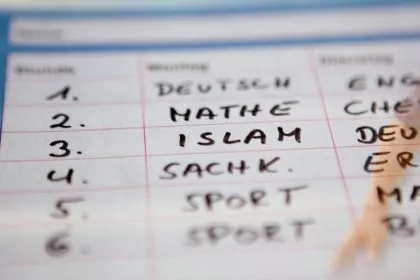 Zur Zukunft der deutschen Bildung: Schulen mit islamischer Prägung, muslimischen Feiertagen und Geschlechtertrennung