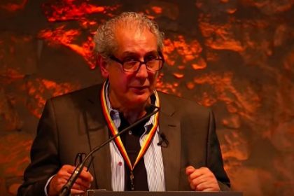 Imad Karim auf dem Hambacher Fest: “Wie kann man ein Volk auf zwölf dunkle Jahre reduzieren?”