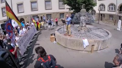 Stuttgart-Feuerbach: Tätlicher Übergriff von Linksextremen auf AfD-Politiker während seiner Rede