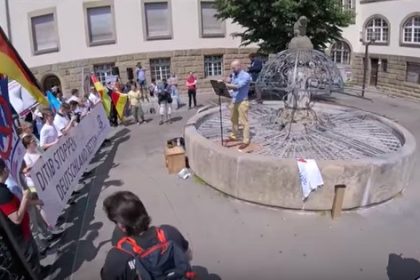 Stuttgart-Feuerbach: Tätlicher Übergriff von Linksextremen auf AfD-Politiker während seiner Rede