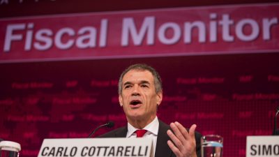 Italiens Präsident lädt Wirtschaftsexperten Cottarelli zu Gesprächen