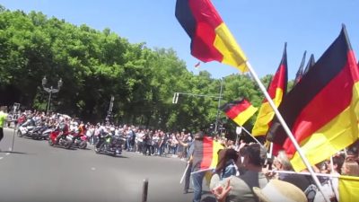 „Biker für Deutschland“: Hunderte Biker demonstrieren in Berlin für mehr Sicherheit und Ordnung