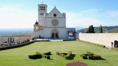 Merkel erhält Friedenspreis des Franziskanerordens in Assisi