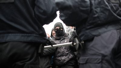 „Wir haben einen Spaten für den Garten“: Linksextremisten bedrohen Polizisten-Familie massiv