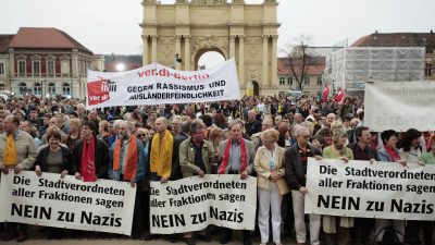 „Nazis“, „Rassisten“, „Rattenfänger“: Rhetorik der Altparteien ist Wasser auf den Mühlen der AfD