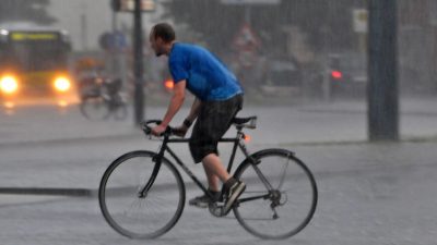 Dienstag: Wetterdienst warnt vor schweren Gewittern