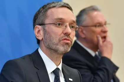 Österreich: Intrigen und Selbstmordversuch setzen FPÖ-Chef Kickl unter Druck