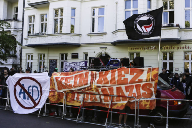 Ticker Berlin 1. Mai: Partys in Berlin – Einige Festnahmen bei Autonomen-Demo