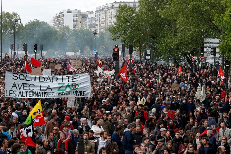 Schwere Krawalle am Rande von Mai-Demonstration in Paris