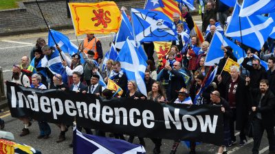 Bis zu 60.000 Schotten demonstrieren für Unabhängigkeit