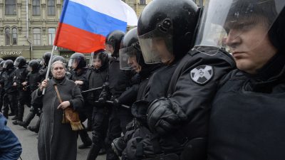 „Kein Zar für uns!“: Nawalny organisiert Anti-Putin-Demos – Tränengas und bis zu 1.600 Festnahmen