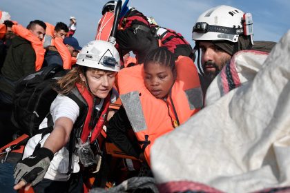 UNHCR beklagt Lage inhaftierter Migranten in Libyen: “Wir haben noch keine Frau evakuiert, die nicht vergewaltigt wurde”