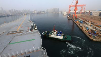 China testet ersten Flugzeugträger aus eigener Produktion auf See