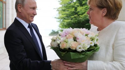 Merkel empfängt Putin am Samstag auf Schloss Meseberg