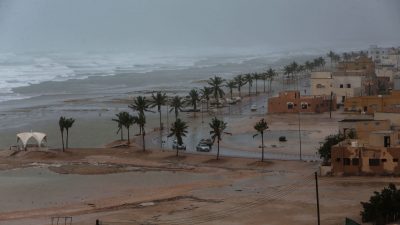 Tropensturm „Mekunu“ erreicht Oman – Schulen und Airport geschlossen