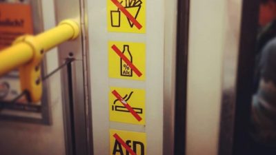 Linke Aktivisten fordern: AfD-Anhängern soll Benutzung öffentlicher Verkehrsmittel verboten werden