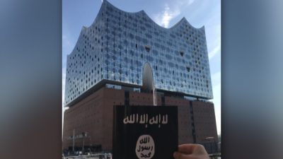 Hamburg: Unbekannter posiert mit IS-Flagge vor Elbphilharmonie