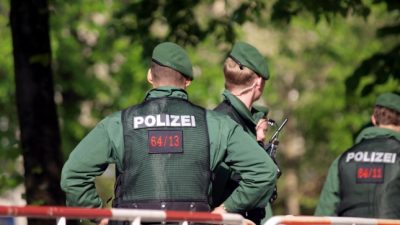 Bayerns Innenminister: Polizei hat bereits seit 40 Jahren Handgranaten
