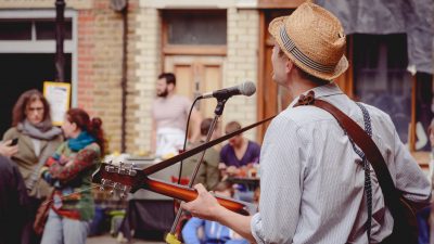 Straßenmusik ohne Hut: London führt kontaktloses Bezahlsystem ein