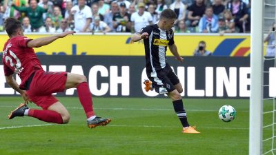 Gladbach bleibt in Lauerstellung: Freiburg muss noch bangen