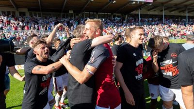 Nürnberg bejubelt Aufstieg – Kiel schafft Relegation