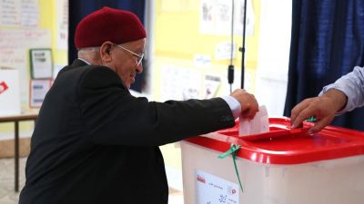 Kommunalwahl in Tunesien: Prognosen sehen Islamisten vorn