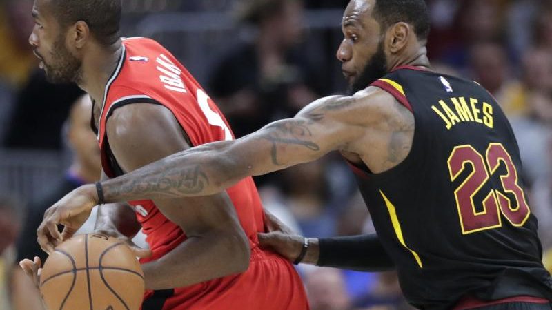 Basketball-Star James führt Cleveland ins Playoff-Halbfinale