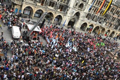 Nach Großdemonstration: Herrmann wirft Gegnern von Polizeigesetz “Lügenpropaganda” vor