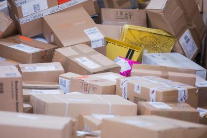 Bundesnetzagentur nimmt Paket- und Postmarkt unter die Lupe