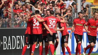 SC Freiburg bleibt erstklassig: Heimerfolg gegen Augsburg