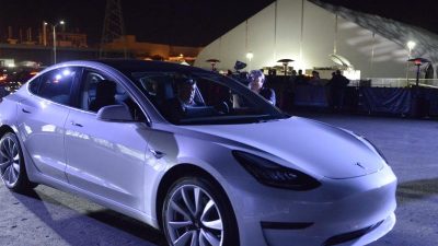 Tesla: „Unfair und falsch!“ Tesla und Deutschland streiten über Kaufprämie für Elektroautos