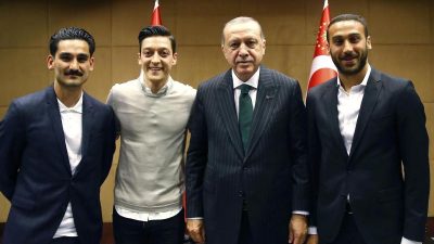 DFB-Chef Grindel fordert Maß in Diskussion um Erdogan-Fotos